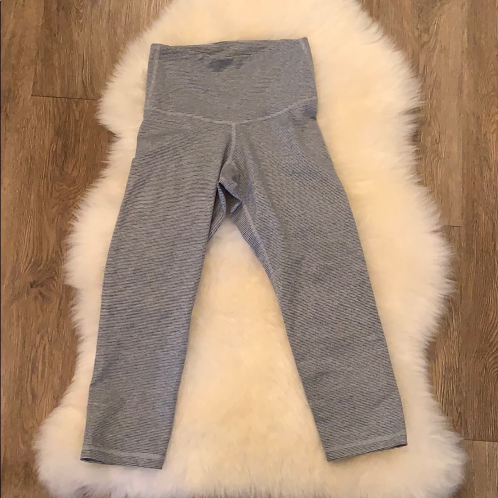 Old Navy active cropped leggings XS barely worn